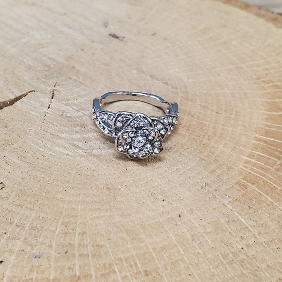 Ring - Picture 2 of 5